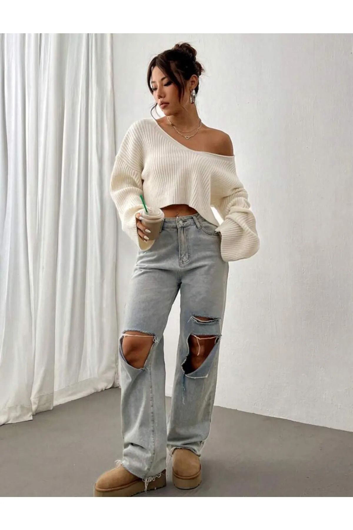 KADIN OVERSİZE V YAKA TRİKO CROP KAZAK KADIN OVERSİZE V YAKA TRİKO CROP KAZAK