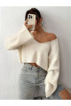 KADIN OVERSİZE V YAKA TRİKO CROP KAZAK KADIN OVERSİZE V YAKA TRİKO CROP KAZAK
