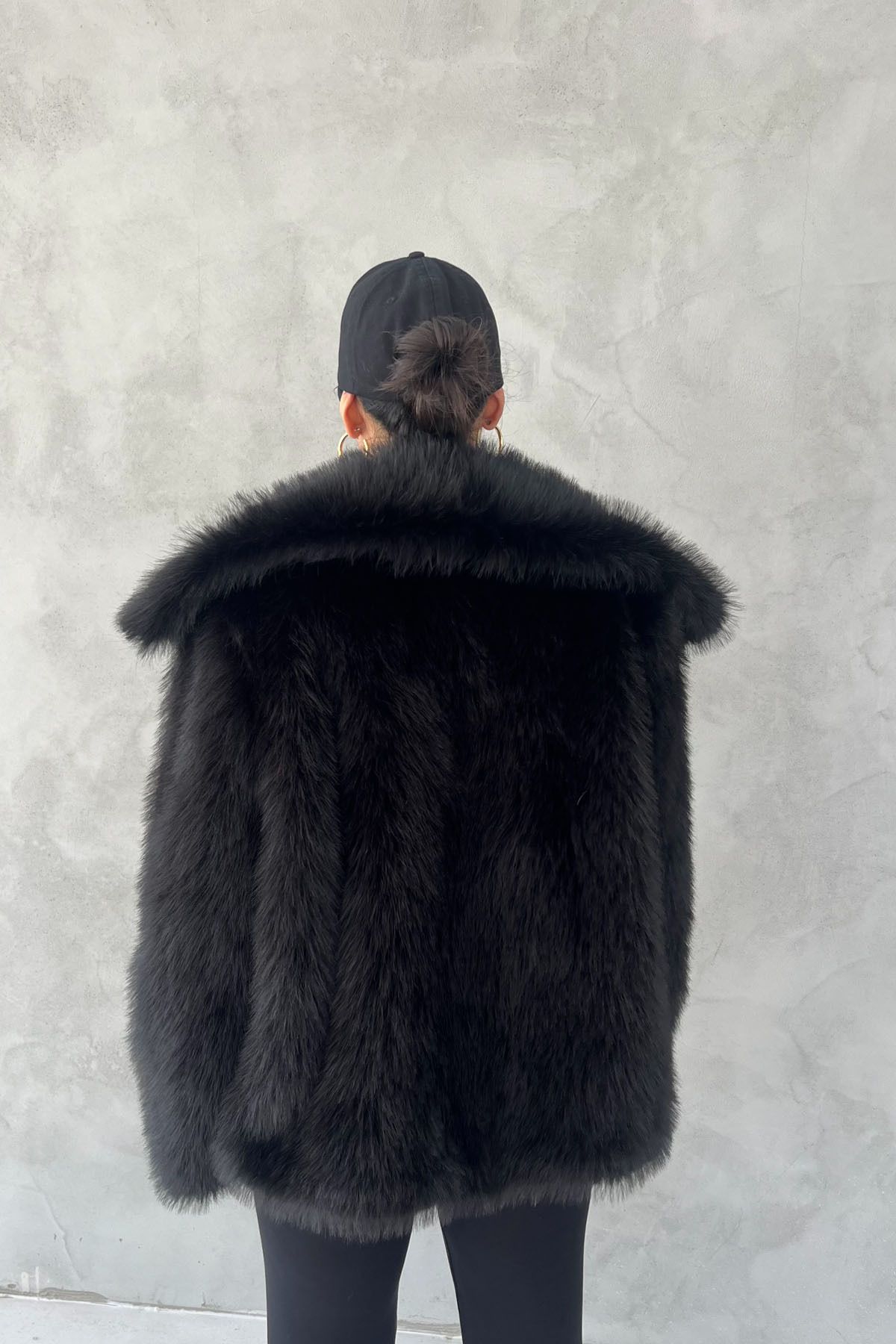 Siyah İçi Astarlı Katlama Yaka Kürk Siyah İçi Astarlı Katlama Yaka Kürk