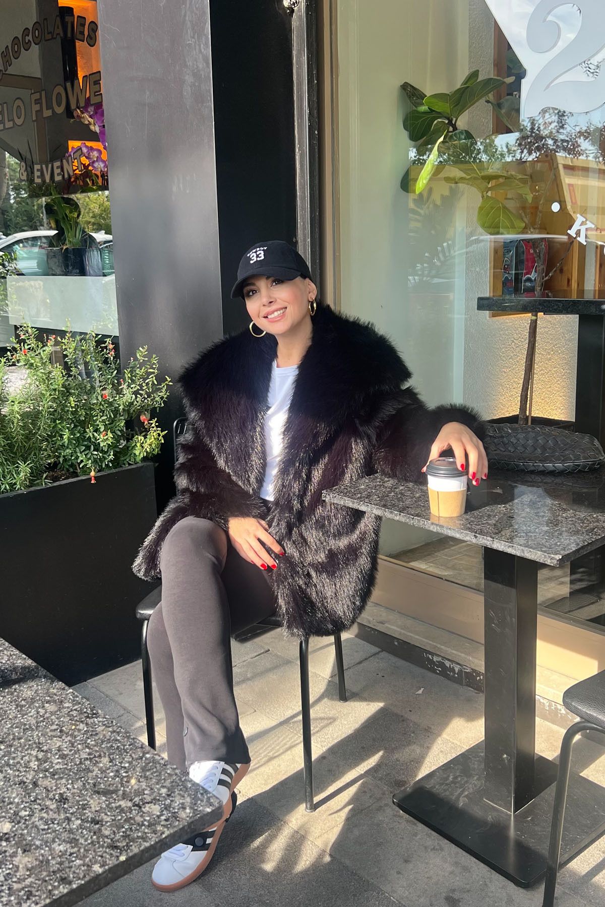 Siyah İçi Astarlı Katlama Yaka Kürk Siyah İçi Astarlı Katlama Yaka Kürk