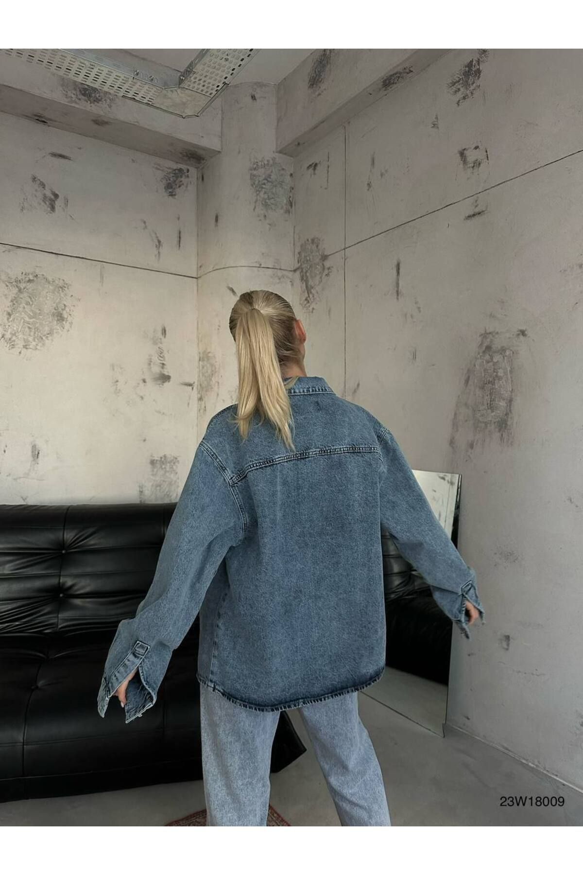 Kadın Salaş Gömlek Ceket Oversize Kalıp Kadın Salaş Gömlek Ceket Oversize Kalıp