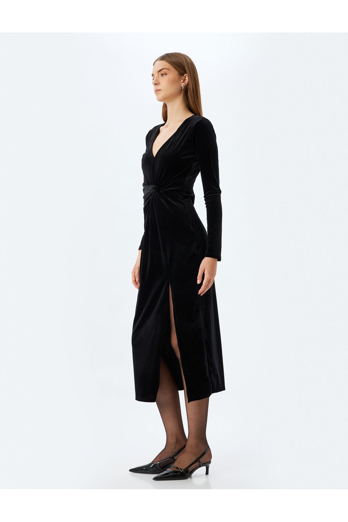 Uzun Kadife Elbise Slim Fit V Yaka Uzun Kollu Yırtmaç Detaylı Uzun Kadife Elbise Slim Fit V Yaka Uzun Kollu Yırtmaç Detaylı