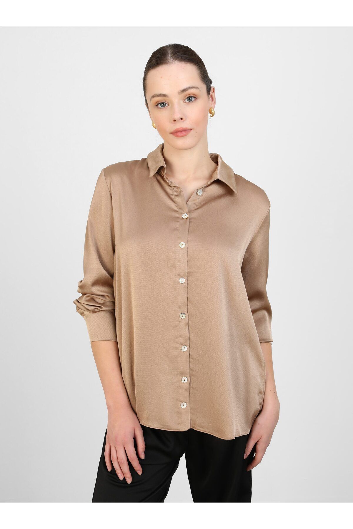 Sedef Düğme Detaylı Saten Tunik - Natural - Refka Sedef Düğme Detaylı Saten Tunik - Natural - Refka