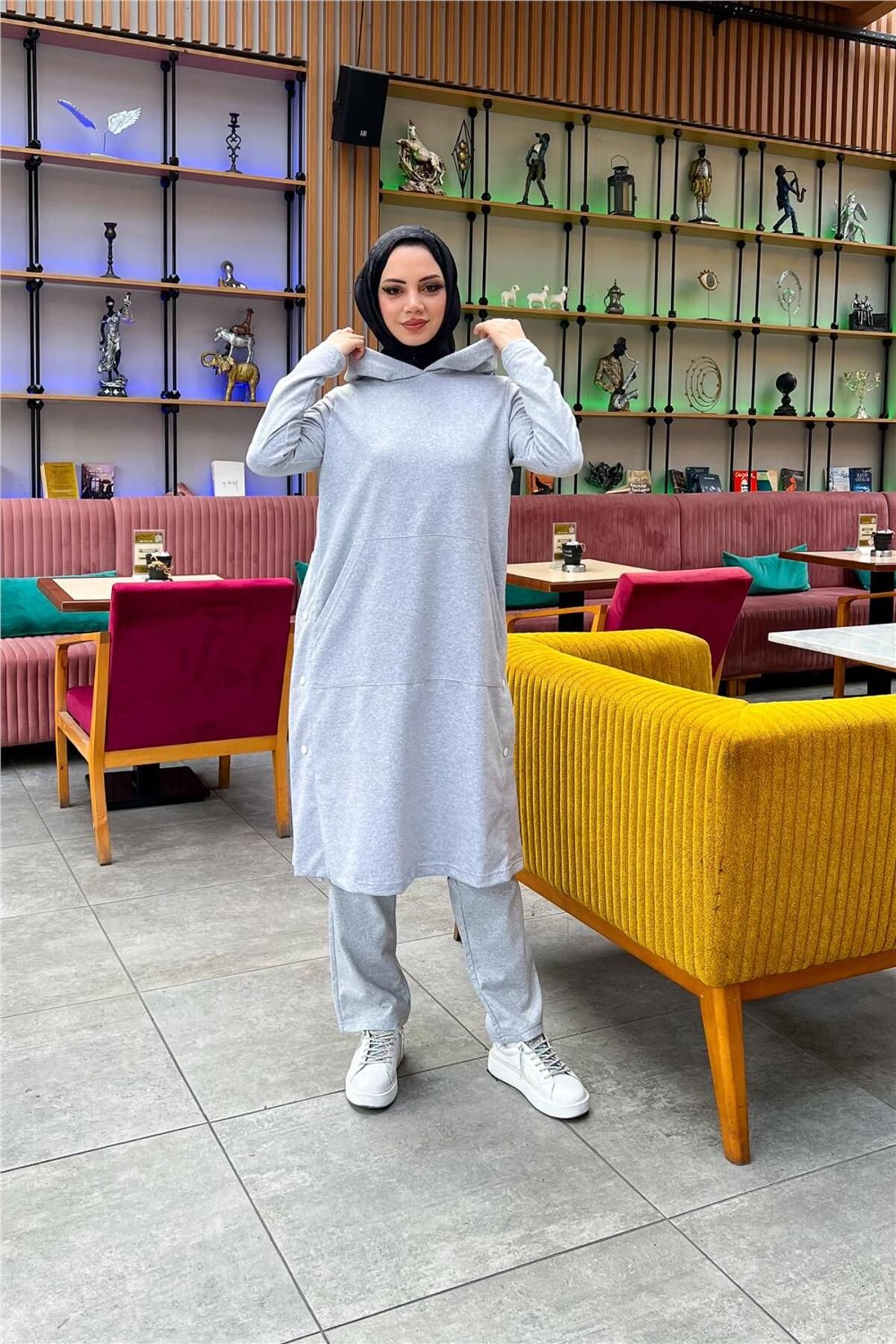 Kapşonlu Yandat Çıtçıtlı Sade Basic Uzun Tunik ve Pantolon İkili Spor Takım - 03071 - Gri Kapşonlu Yandat Çıtçıtlı Sade Basic Uzun Tunik ve Pantolon İkili Spor Takım - 03071 - Gri