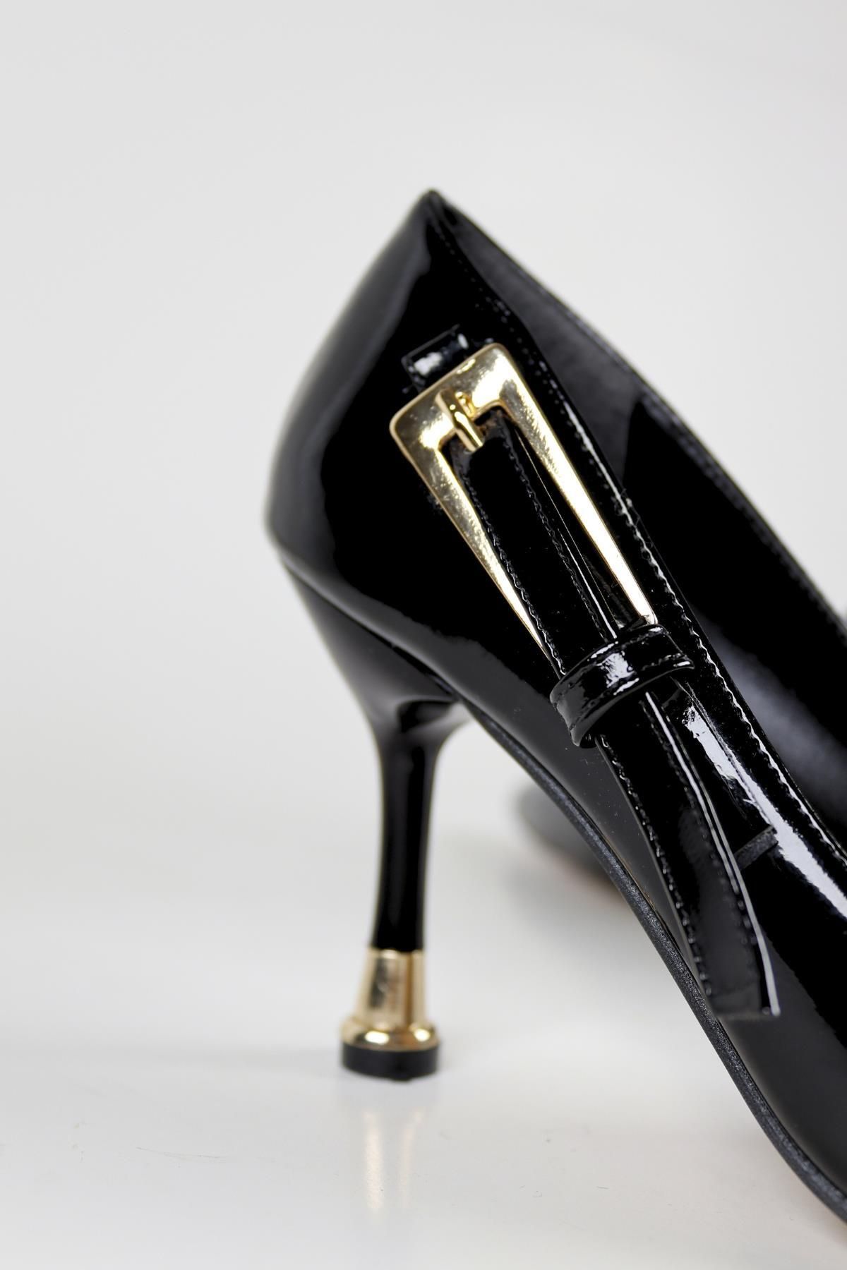 Kadın Siyah Rugan Tek Tokalı Stiletto Topuklu Ayakkabı Kadın Siyah Rugan Tek Tokalı Stiletto Topuklu Ayakkabı