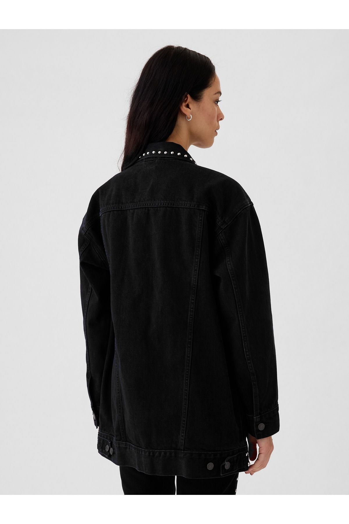 Kadın Siyah Zımba Detaylı Oversized Icon Denim Ceket Kadın Siyah Zımba Detaylı Oversized Icon Denim Ceket