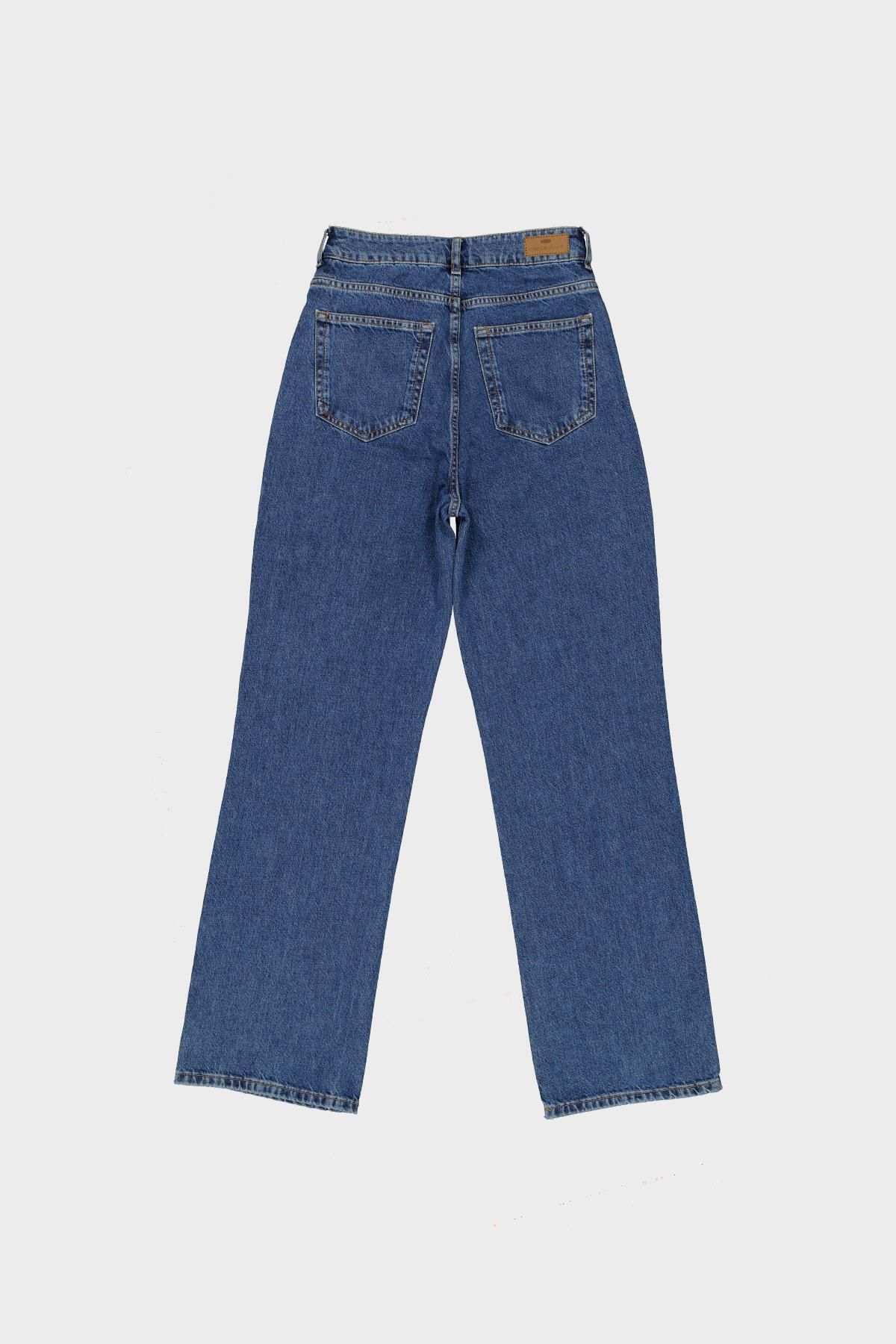 Weslie Koyu Mavi Yüksek Bel Patı Düğmeli Wideleg Fit Jean Pantolon C 4530-048 Weslie Koyu Mavi Yüksek Bel Patı Düğmeli Wideleg Fit Jean Pantolon C 4530-048