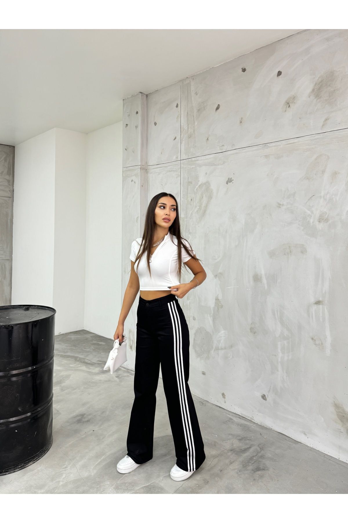 Kadın Yüksek Bel Yanı Şeritli Wide Leg Pantolon Kadın Yüksek Bel Yanı Şeritli Wide Leg Pantolon