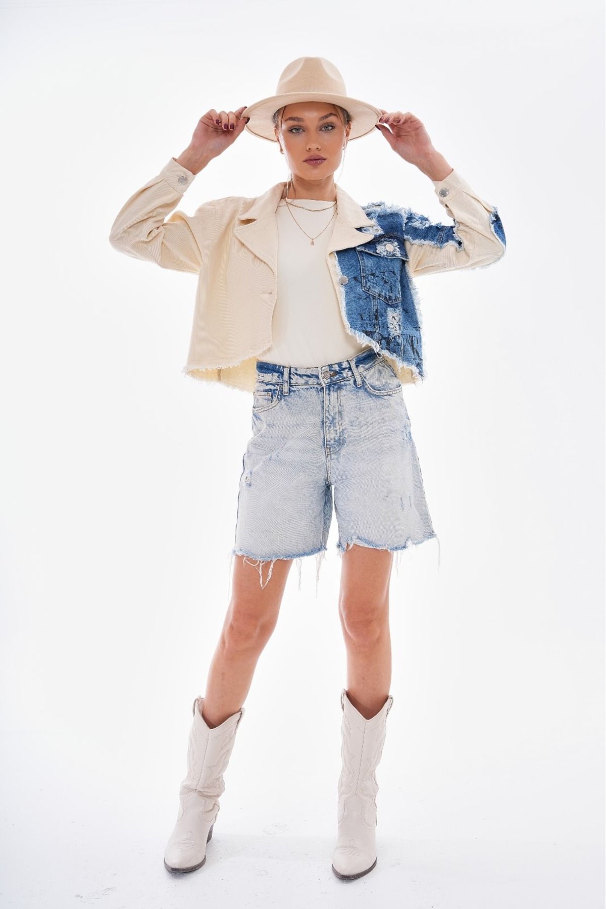 Yırtık Detaylı Bohem Denim Gabardin Ceket Yırtık Detaylı Bohem Denim Gabardin Ceket