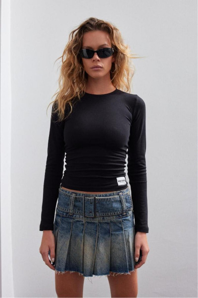 Siyah Uzun Kollu Basic Bisiklet Yaka T-Shirt Siyah Uzun Kollu Basic Bisiklet Yaka T-Shirt