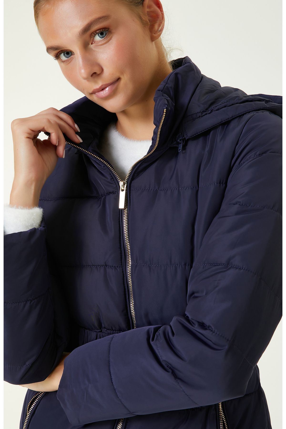 Lacivert Kapitoneli Mont Lacivert Kapitoneli Mont