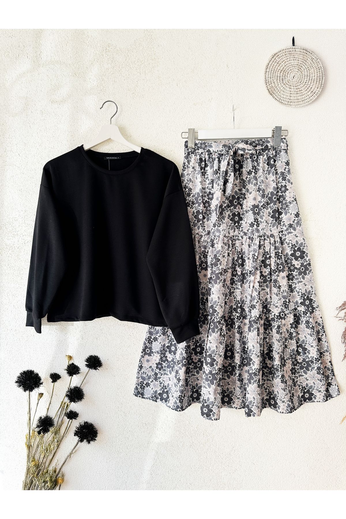 Sare  Etek Bluz Takım - Siyah Sare  Etek Bluz Takım - Siyah