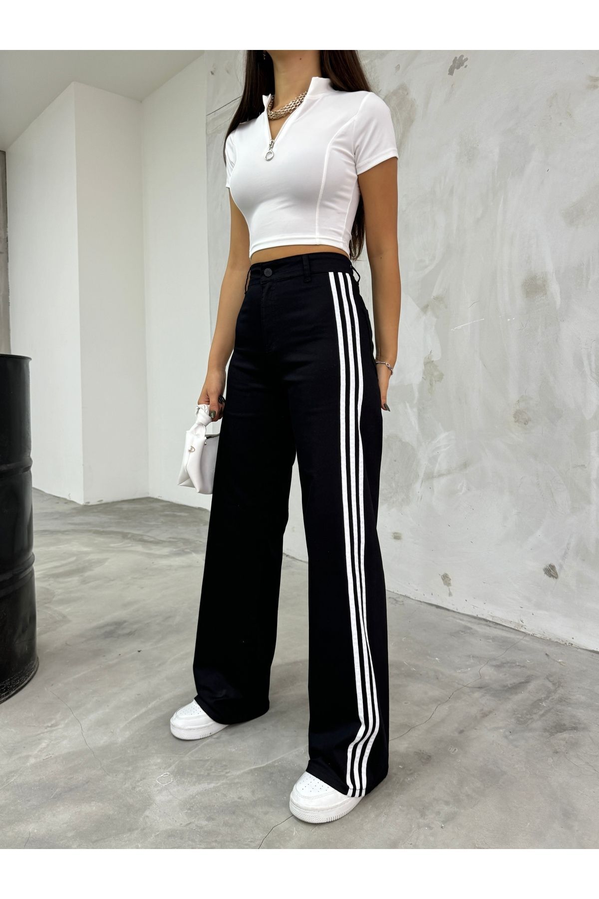 Kadın Yüksek Bel Yanı Şeritli Wide Leg Pantolon Kadın Yüksek Bel Yanı Şeritli Wide Leg Pantolon