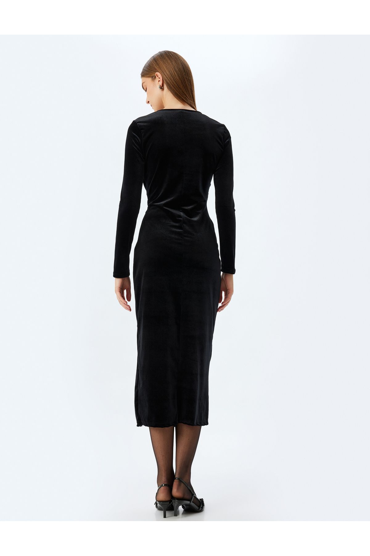 Uzun Kadife Elbise Slim Fit V Yaka Uzun Kollu Yırtmaç Detaylı Uzun Kadife Elbise Slim Fit V Yaka Uzun Kollu Yırtmaç Detaylı
