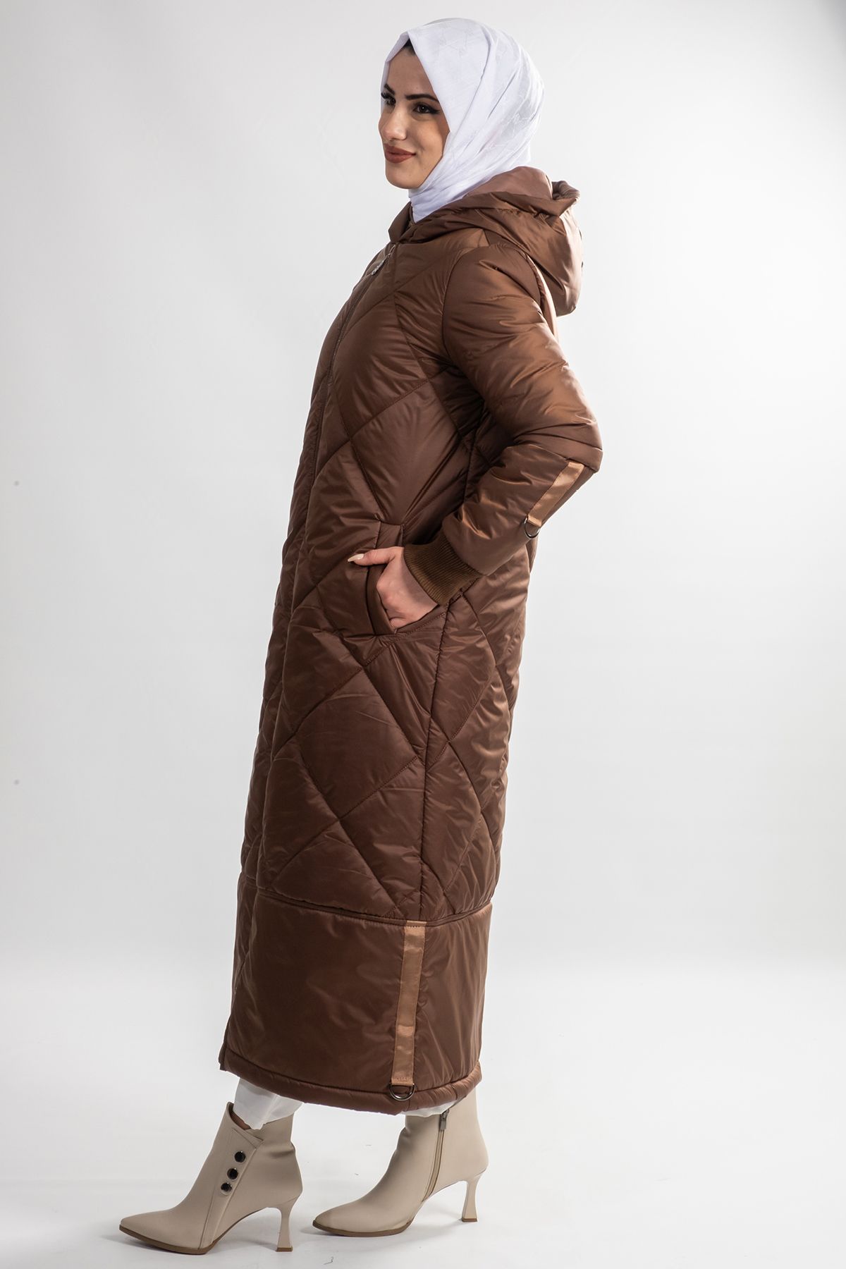 Trend Kapitone/Kap/Uzun Mont 2024/2025 Sonbahar-Kış Yeni Sezon Modaayka Trend Kapitone/Kap/Uzun Mont 2024/2025 Sonbahar-Kış Yeni Sezon Modaayka