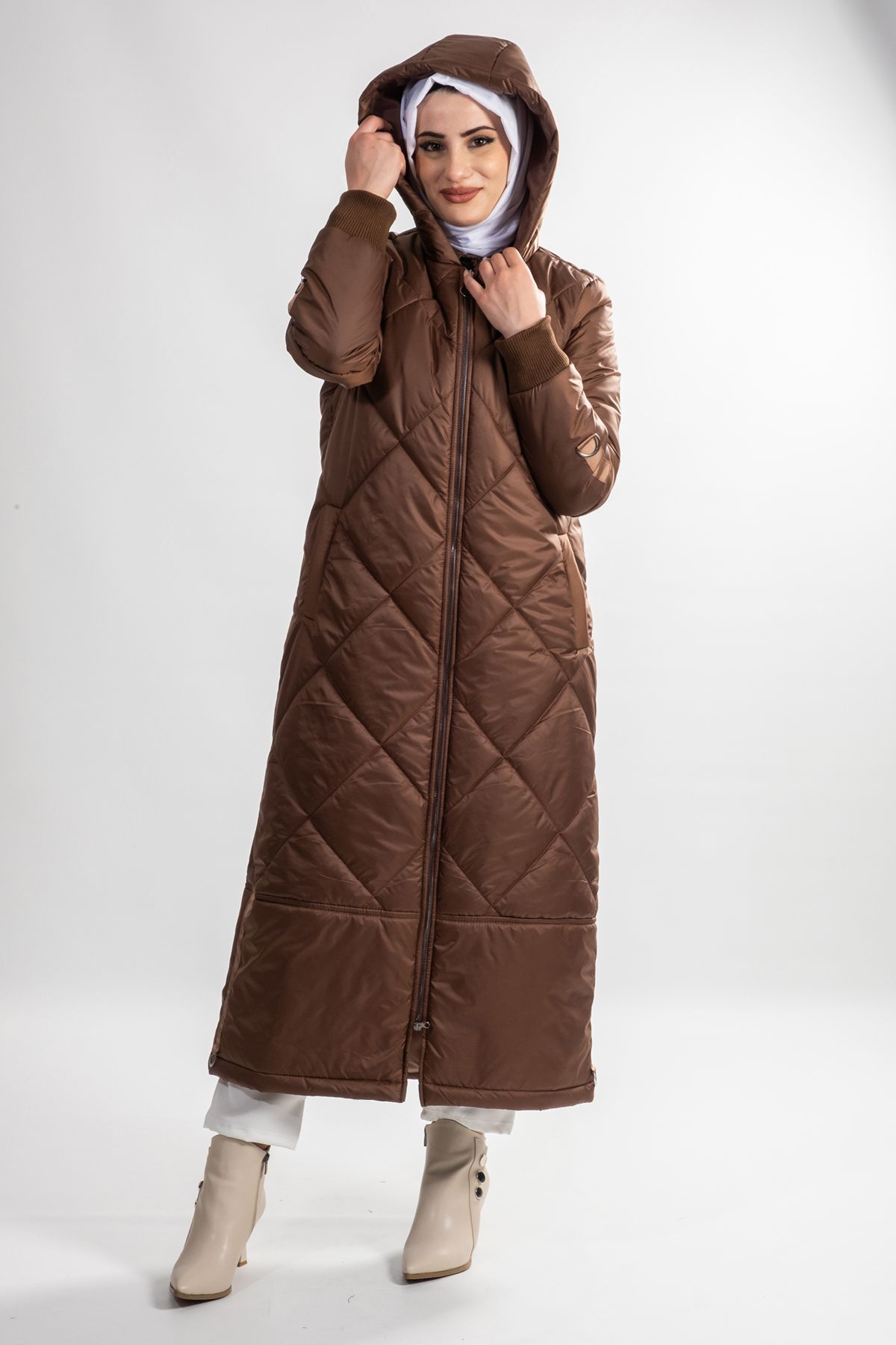 Trend Kapitone/Kap/Uzun Mont 2024/2025 Sonbahar-Kış Yeni Sezon Modaayka Trend Kapitone/Kap/Uzun Mont 2024/2025 Sonbahar-Kış Yeni Sezon Modaayka