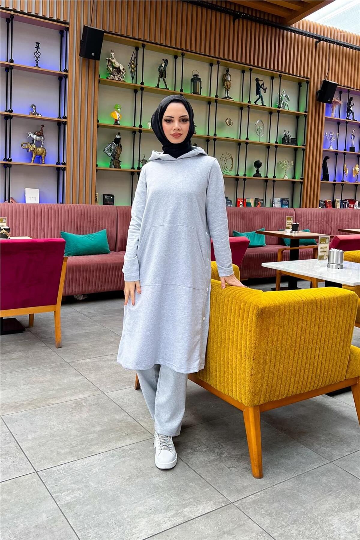 Kapşonlu Yandat Çıtçıtlı Sade Basic Uzun Tunik ve Pantolon İkili Spor Takım - 03071 - Gri Kapşonlu Yandat Çıtçıtlı Sade Basic Uzun Tunik ve Pantolon İkili Spor Takım - 03071 - Gri