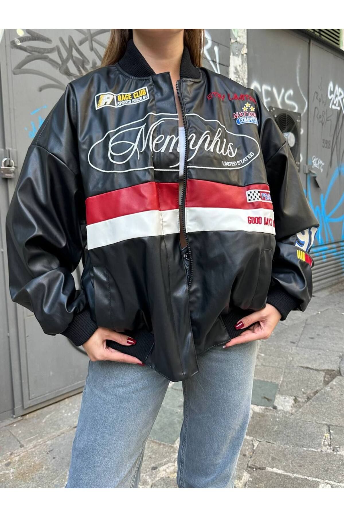 Unisex Deri Oversize Baskılı Motorcu Ceketi Unisex Deri Oversize Baskılı Motorcu Ceketi