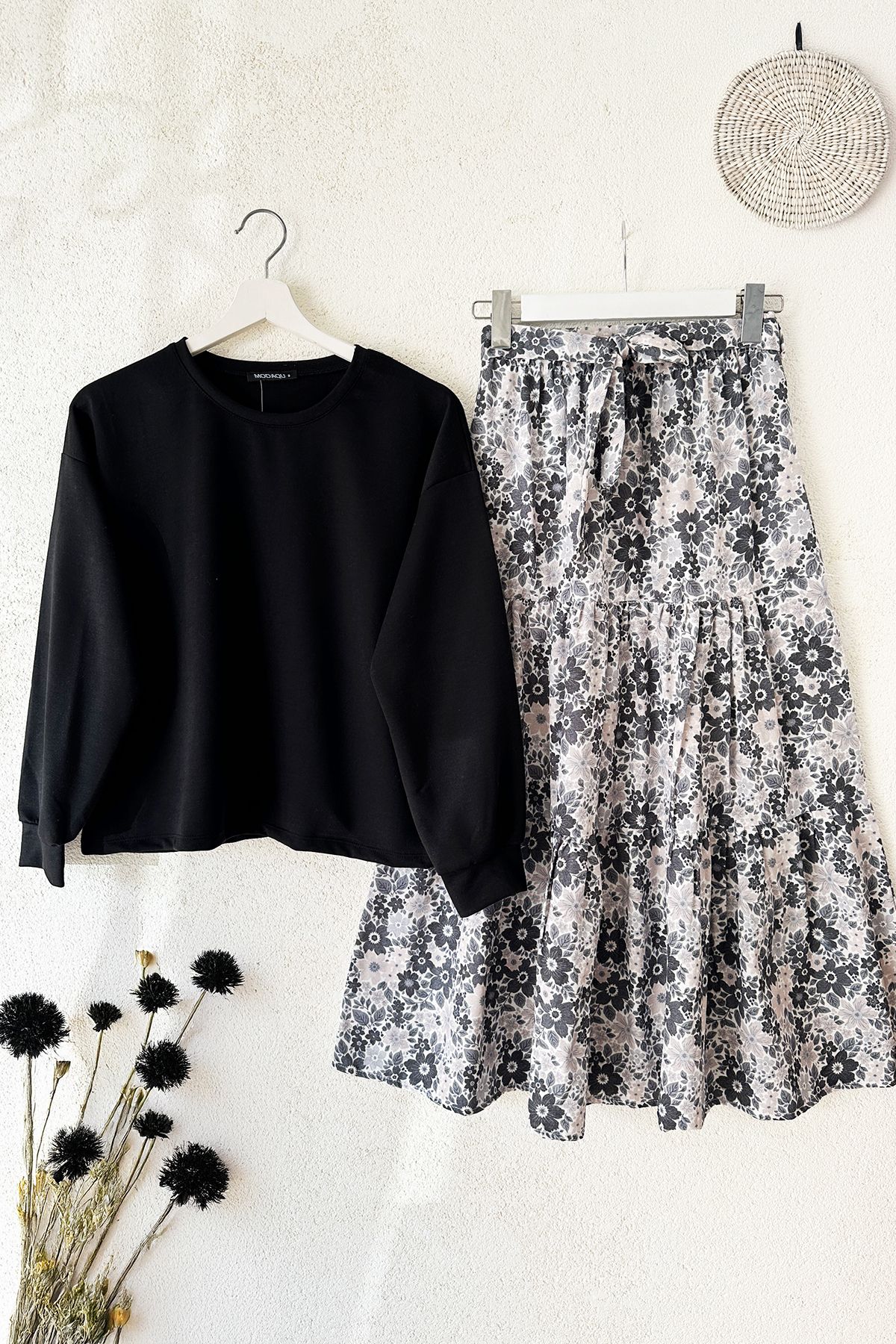 Sare  Etek Bluz Takım - Siyah Sare  Etek Bluz Takım - Siyah