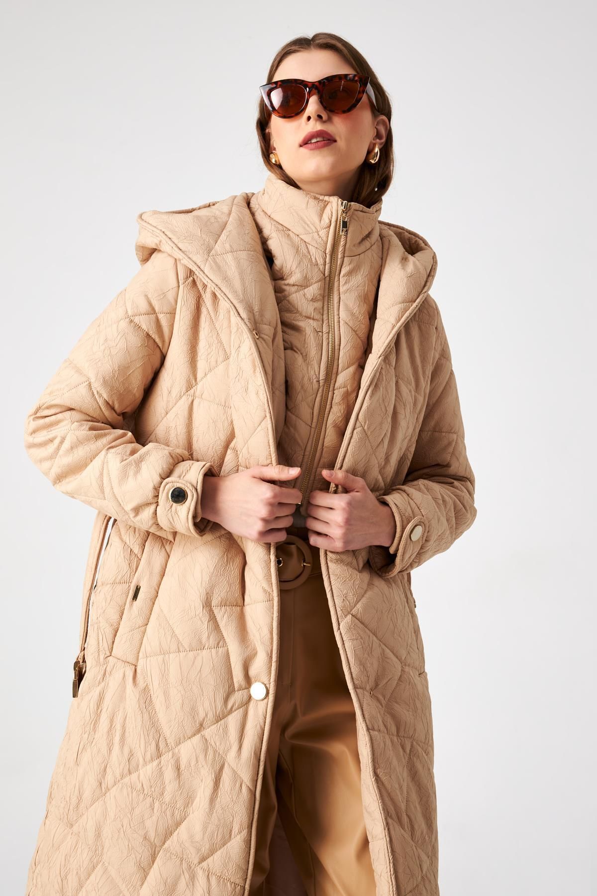 Kapüşonlu Kemer Detaylı Bej Mont 13417 Kapüşonlu Kemer Detaylı Bej Mont 13417