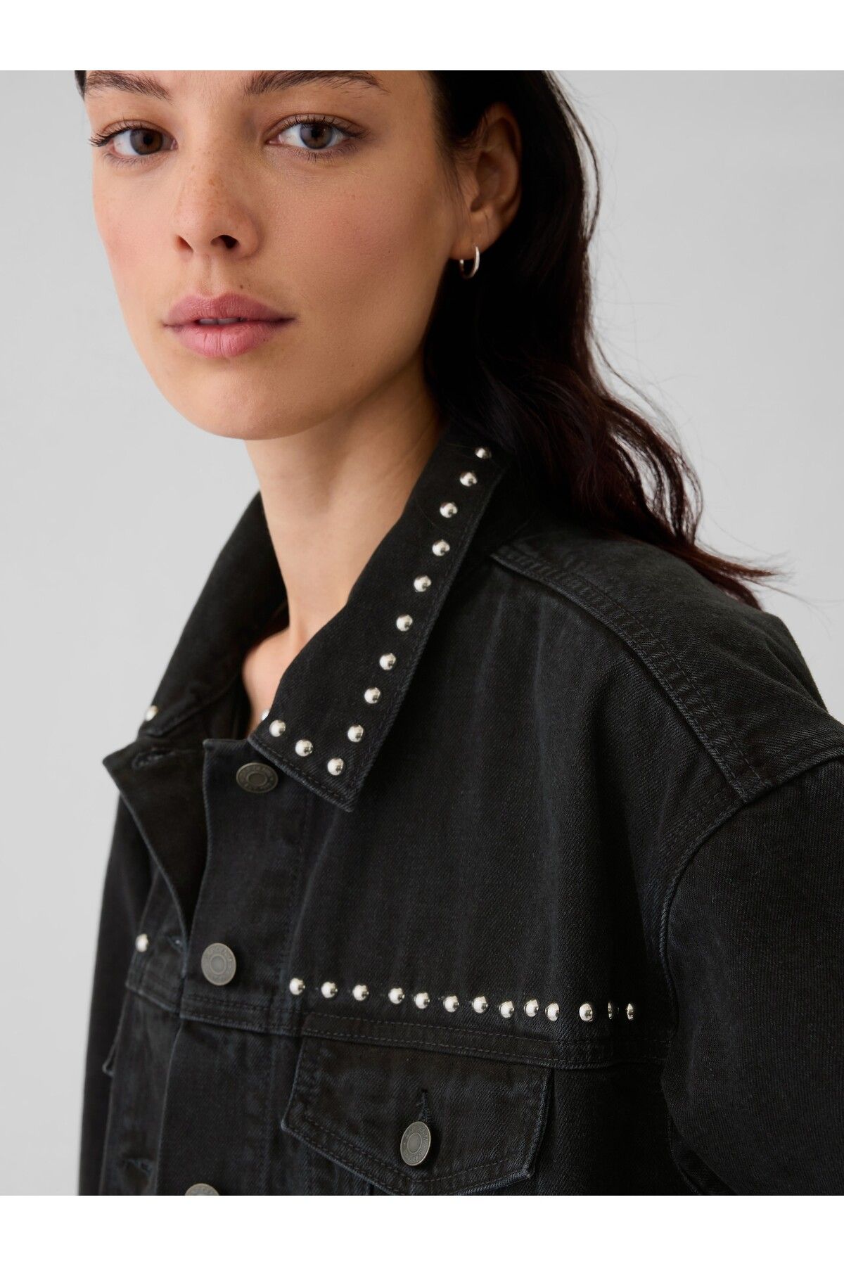 Kadın Siyah Zımba Detaylı Oversized Icon Denim Ceket Kadın Siyah Zımba Detaylı Oversized Icon Denim Ceket