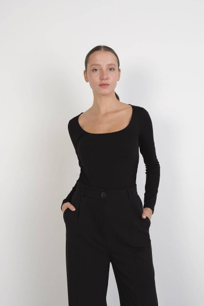 U Yaka Yanları Büzgülü Bluz B15387-u3 U Yaka Yanları Büzgülü Bluz B15387-u3