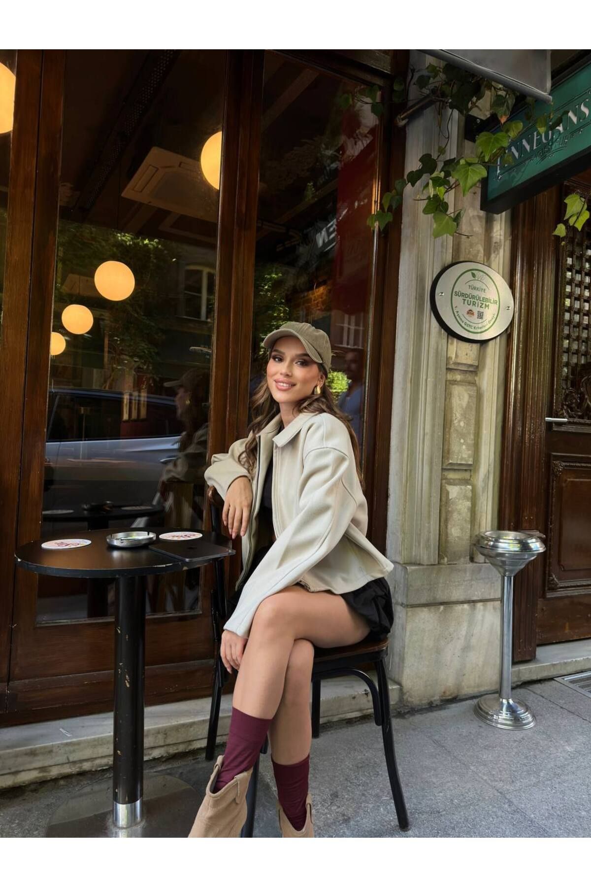KREM RENK KAŞE CEKET