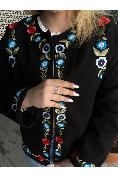 Kadın Siyah Çiçek Nakışlı Ceket Kadın Siyah Çiçek Nakışlı Ceket