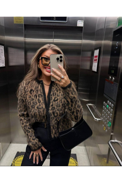 Leopar Desenli Triko Hırka Leopar Desenli Triko Hırka