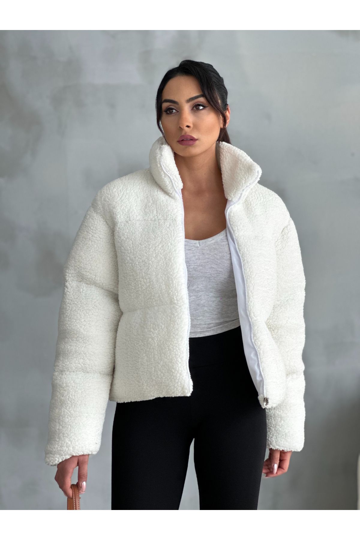 Peluş Kabartma Teddy Kadın Şişme Mont Ekru Peluş Kabartma Teddy Kadın Şişme Mont Ekru