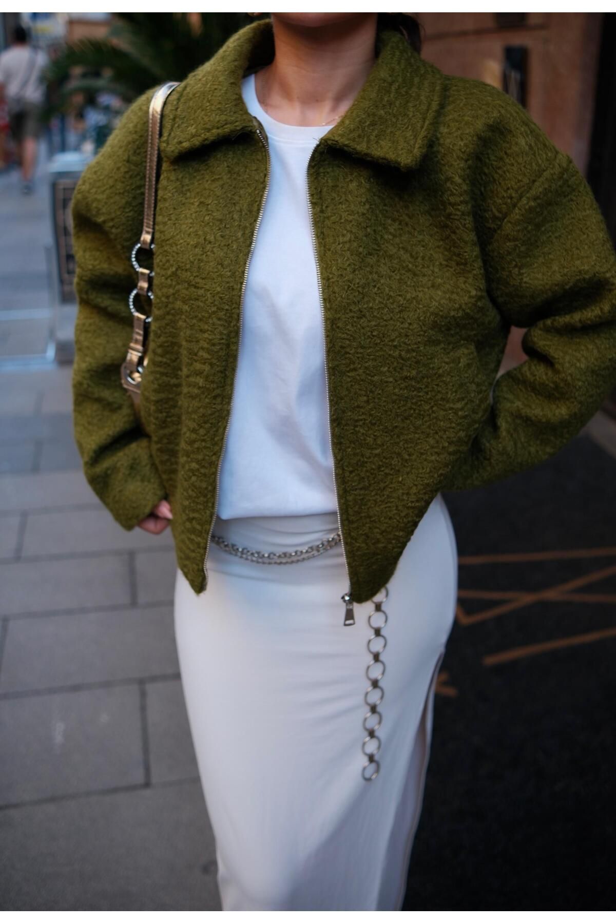 kaşe yün görünümlü bol kesim fermuar kapama cep detay trend bomber pinterest muadil ceket mont kaşe yün görünümlü bol kesim fermuar kapama cep detay trend bomber pinterest muadil ceket mont