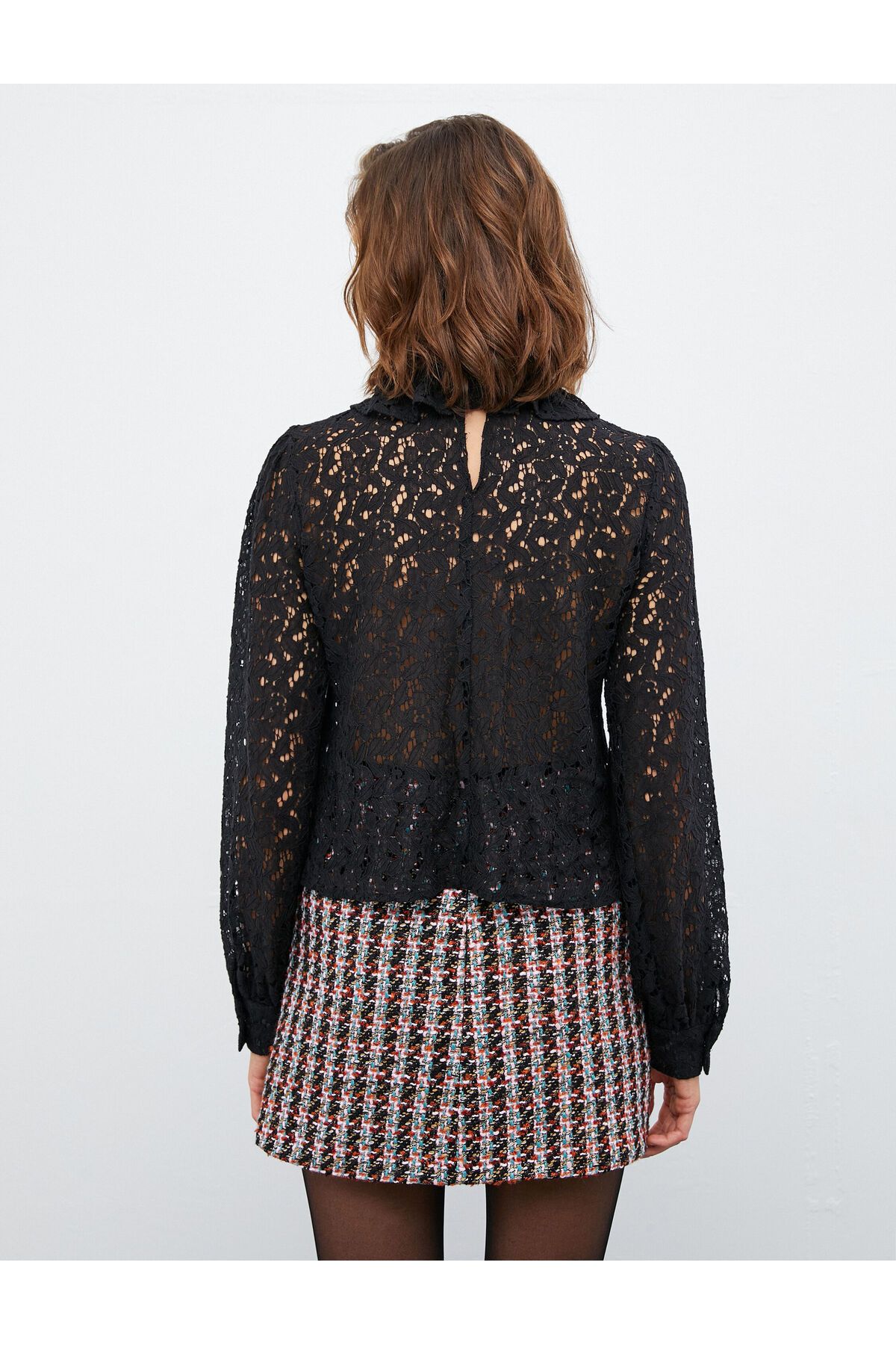 Melis Ağazat X Koton - Dantelli Kadife Yaka Bluz Melis Ağazat X Koton - Dantelli Kadife Yaka Bluz
