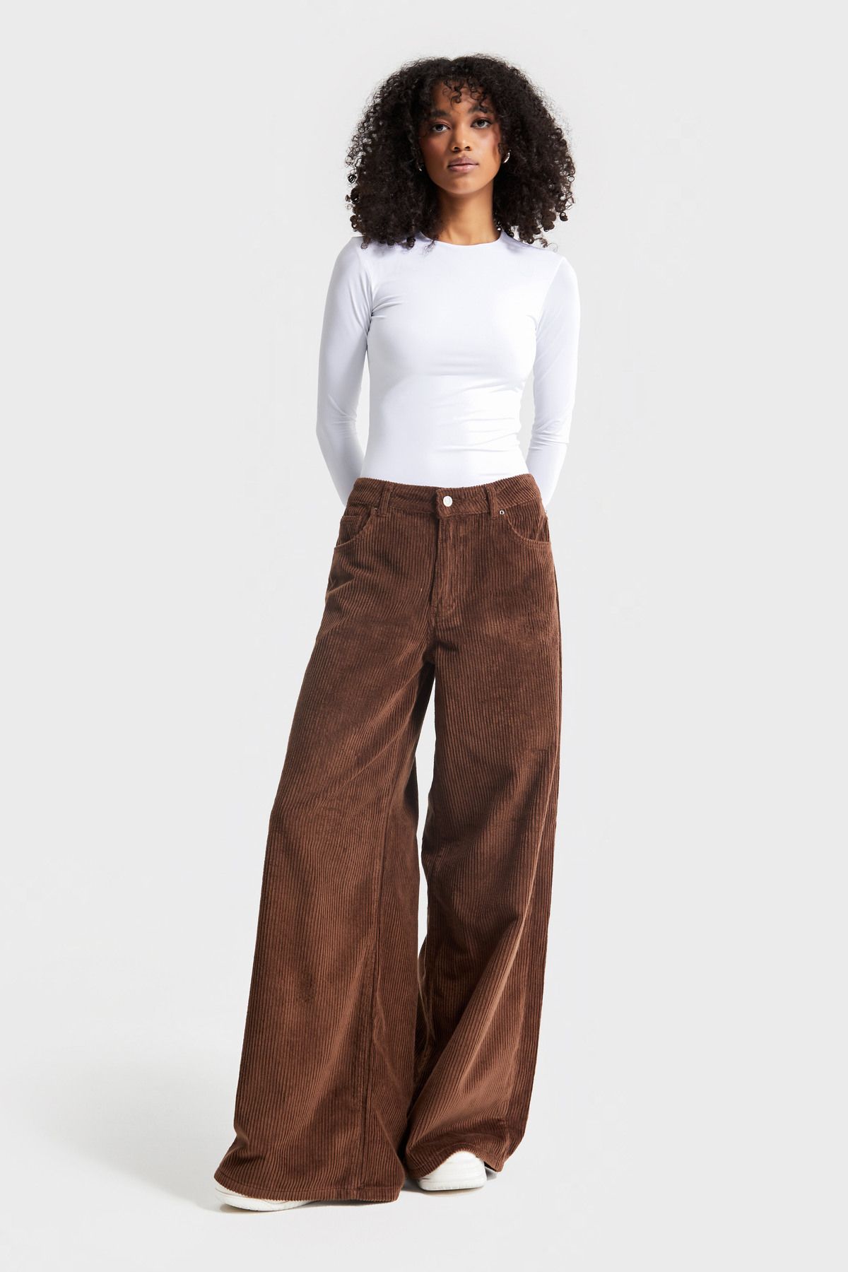 Kadın Taba Renk Kalın Fitilli Kadife Kumaş Palazzo Fit Pantolon Kadın Taba Renk Kalın Fitilli Kadife Kumaş Palazzo Fit Pantolon