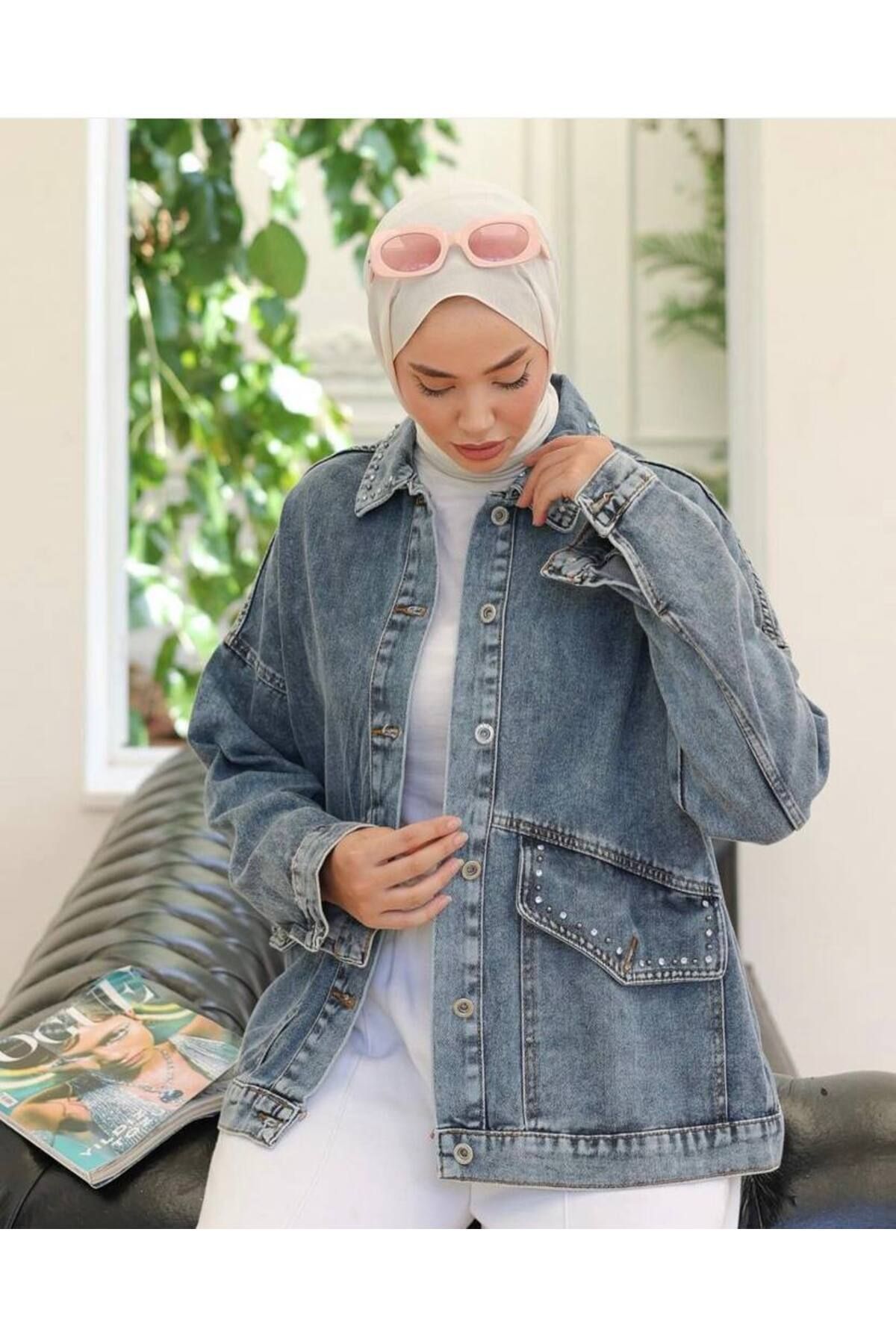 Kadın Cep Yaka Taşlı Düğmeli Oversize Denim Kot Ceket - Koyu Mavi