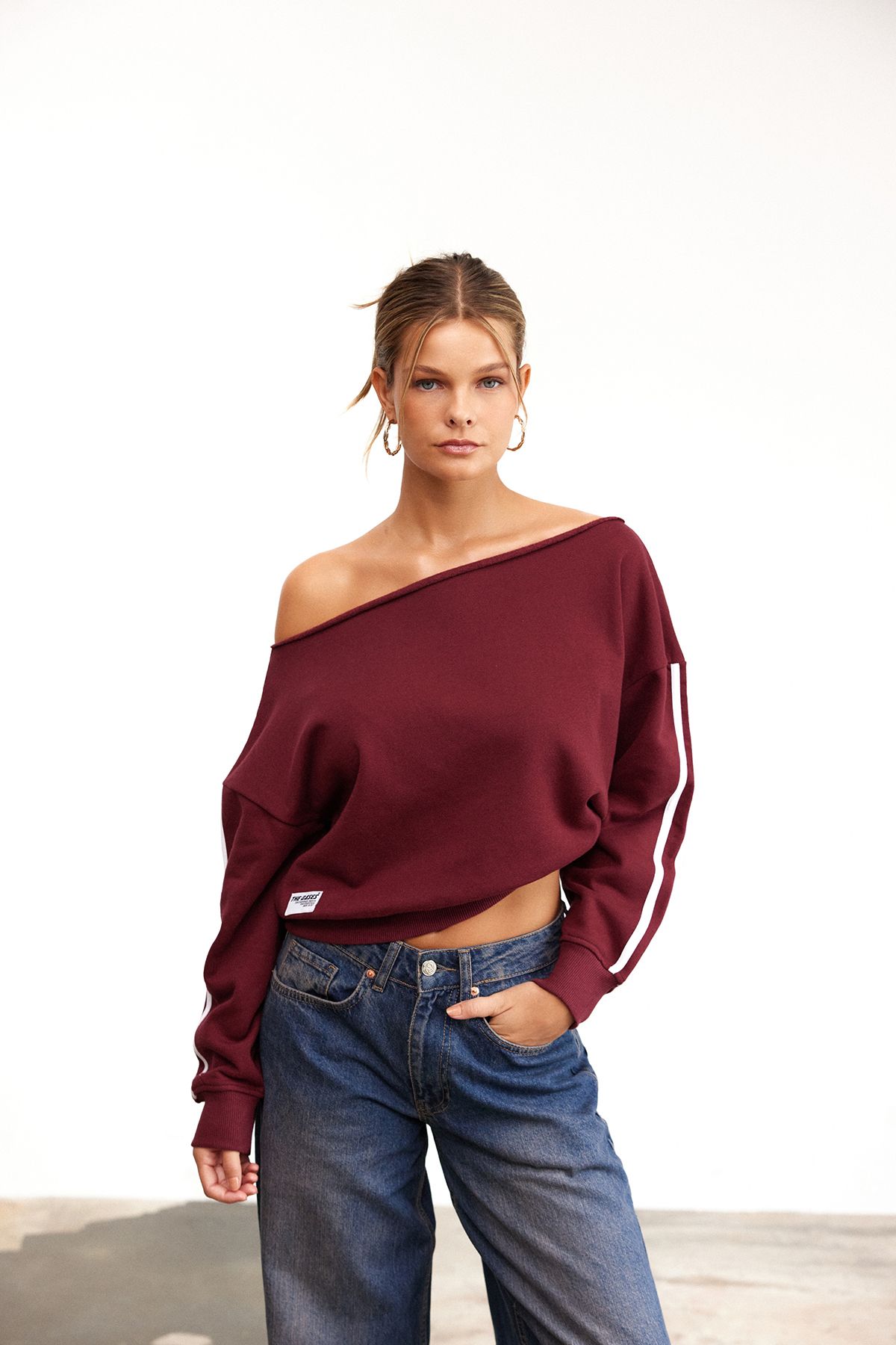 Bordo Açık Omuzlu Şeritli Oversize Sweatshirt