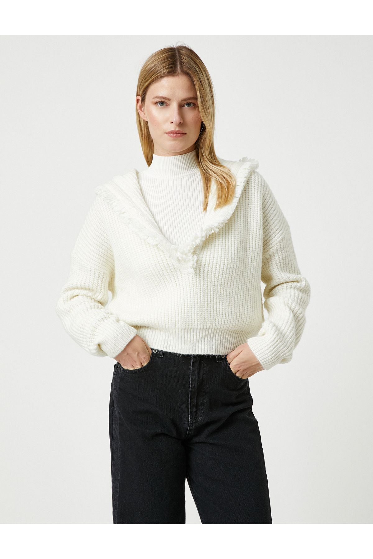 X Şahika Ercümen - Kapüşonlu Oversize Örgü Kazak X Şahika Ercümen - Kapüşonlu Oversize Örgü Kazak