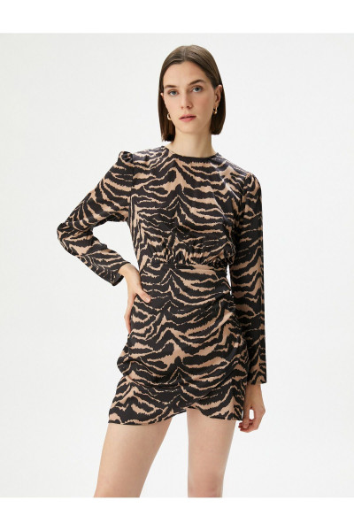 Mini Saten Elbise Leopar Desenli Uzun Kollu Mini Saten Elbise Leopar Desenli Uzun Kollu