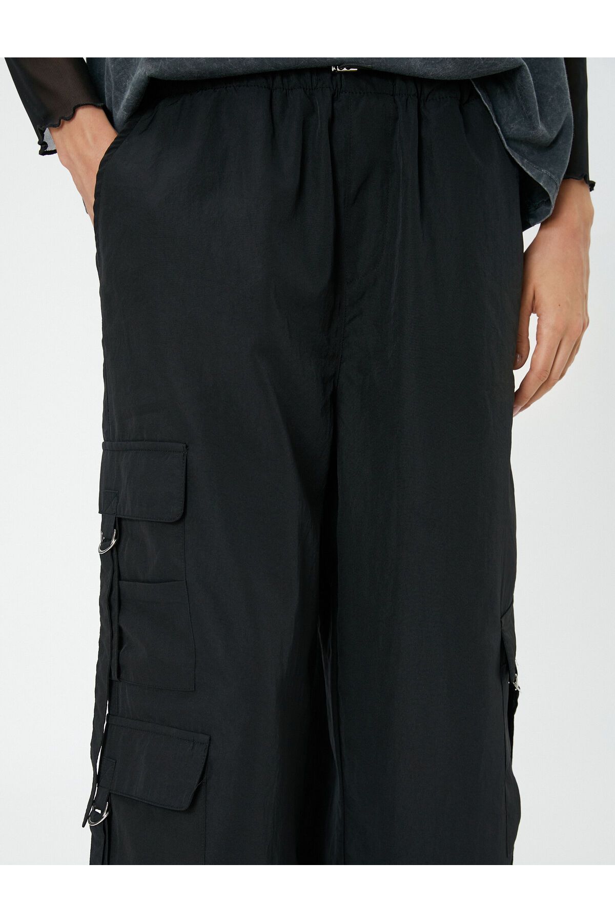 Kargo Paraşüt Pantolon Normal Bel Cep Detaylı Beli Lastikli Kargo Paraşüt Pantolon Normal Bel Cep Detaylı Beli Lastikli