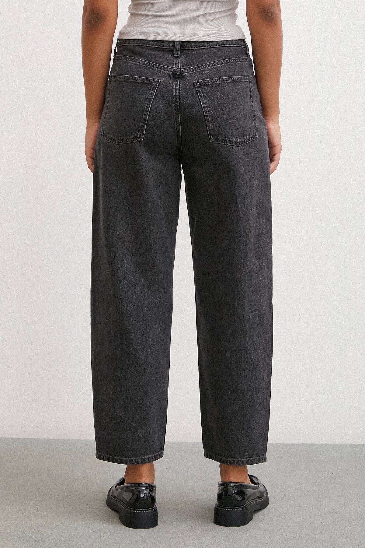 Yüksek Bel Mom Jean Siyah Yüksek Bel Mom Jean Siyah