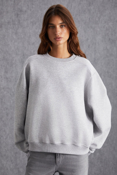 Vaneltına Kadın Içi Polarlı 3 Iplik Organik Pamuk Oversize Basic Bisiklet Yaka Grimelanj Sweatshirt Vaneltına Kadın Içi Polarlı 3 Iplik Organik Pamuk Oversize Basic Bisiklet Yaka Grimelanj Sweatshirt