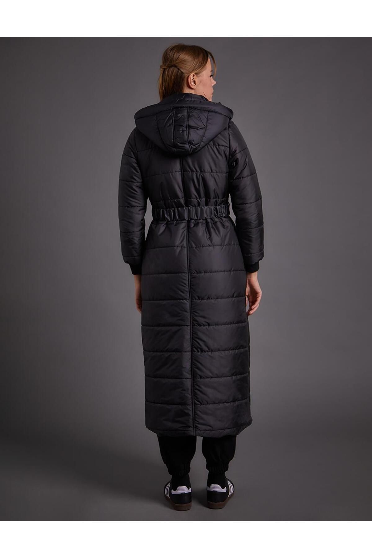 Kemerli Kapüşonlu Anorak Mont Siyah Kemerli Kapüşonlu Anorak Mont Siyah