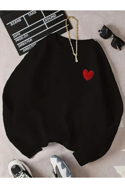 Kalp Baskılı Oversize Şardonlu Bisiklet Yaka Sweatshirt Kalp Baskılı Oversize Şardonlu Bisiklet Yaka Sweatshirt