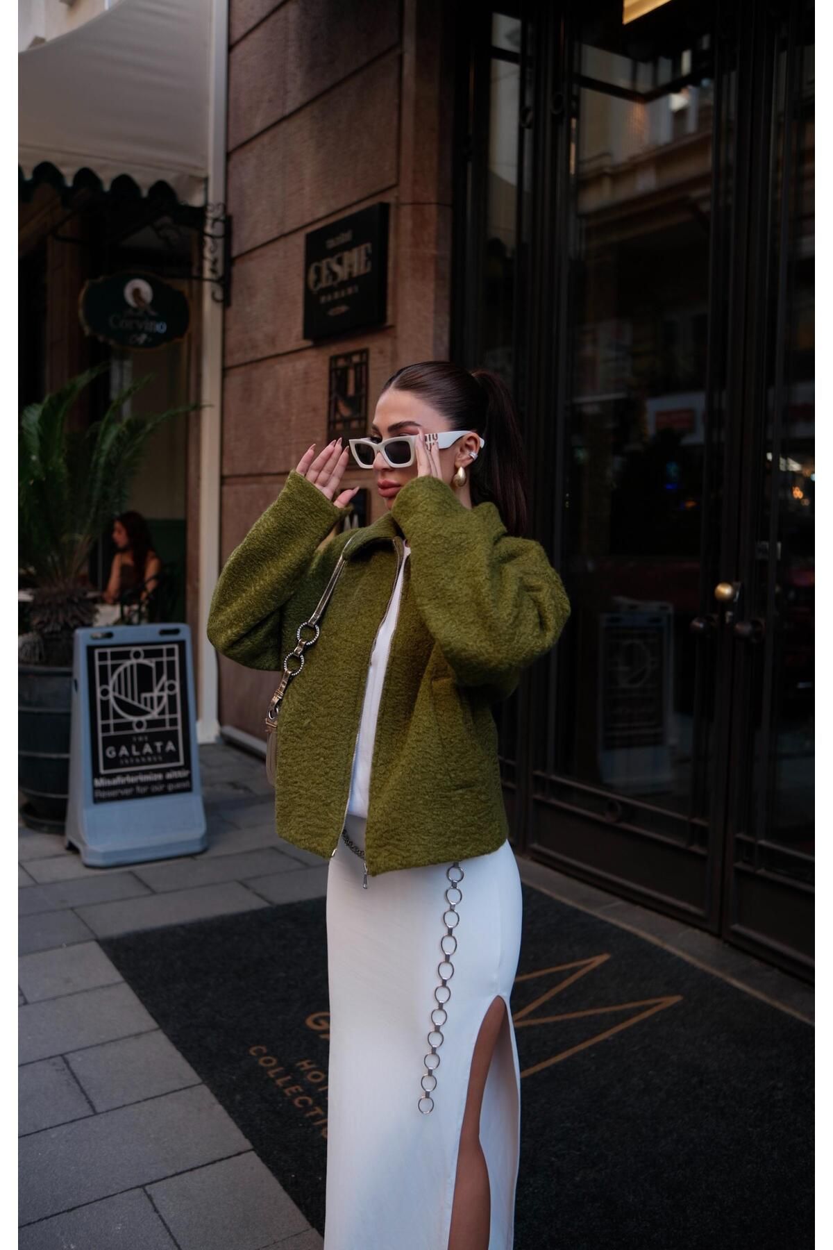 kaşe yün görünümlü bol kesim fermuar kapama cep detay trend bomber pinterest muadil ceket mont kaşe yün görünümlü bol kesim fermuar kapama cep detay trend bomber pinterest muadil ceket mont