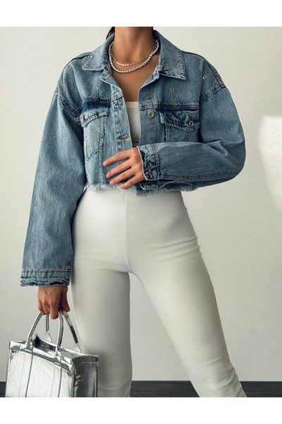 Mavi Zincir Detaylı Oversize Crop Kadın Kot Ceket Mavi Zincir Detaylı Oversize Crop Kadın Kot Ceket