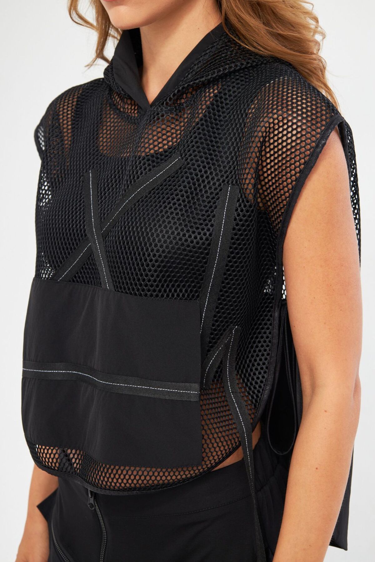 KAPÜŞONLU SİYAH FİLE BLUZ KAPÜŞONLU SİYAH FİLE BLUZ