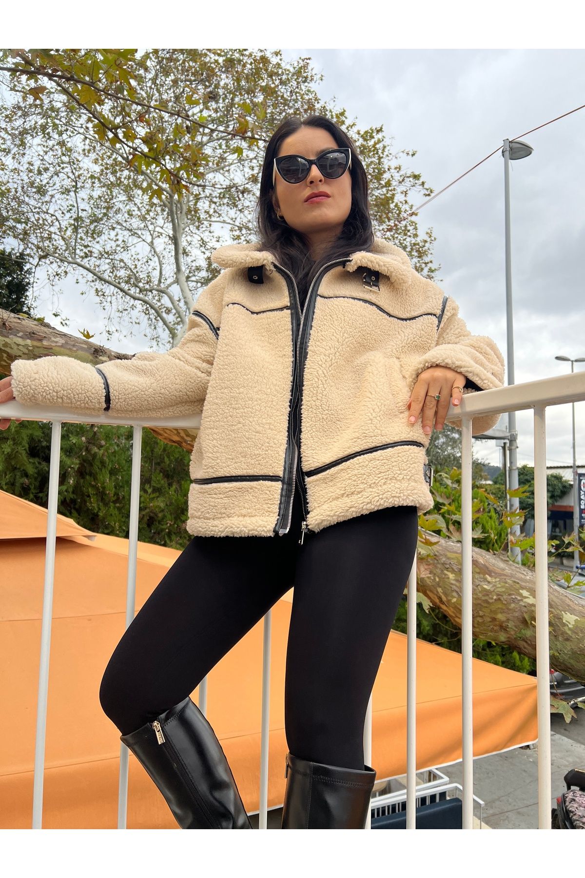 Teddy Mont ZR Deri ve Kemer Detaylı Teddy Mont ZR Deri ve Kemer Detaylı