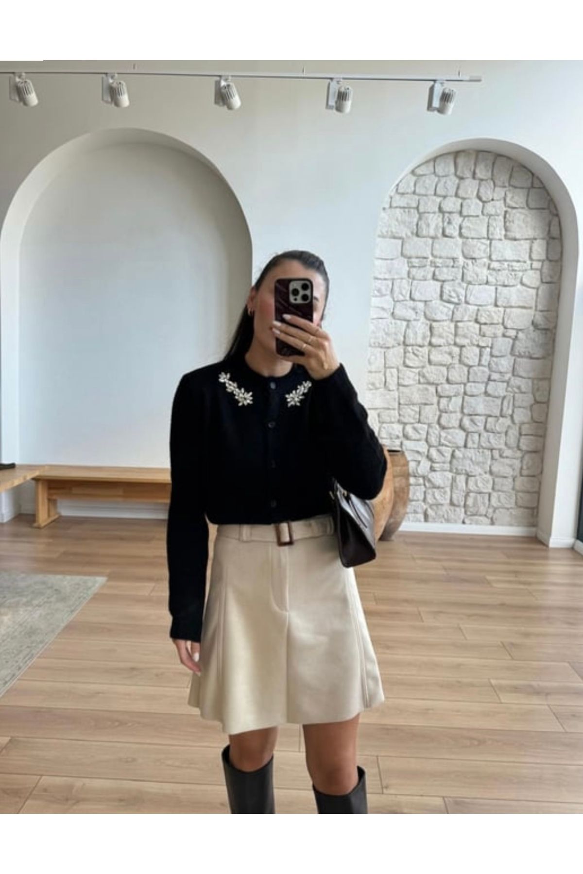 Yakası Taşlı Hırka Yakası Taşlı Hırka