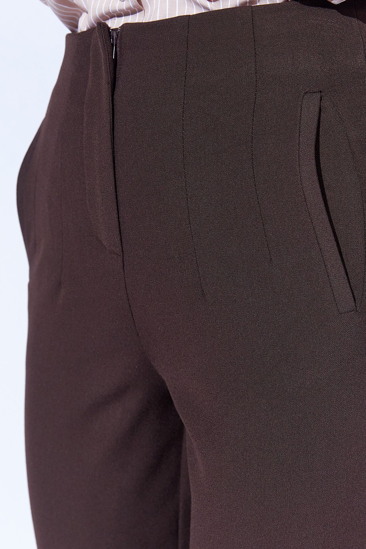 Pol Viskon Soft Dokulu Likralı Yüksek Bel Pensli Streç Dar Paça Kadın Pantolon | Kahve MKW669246-01 Pol Viskon Soft Dokulu Likralı Yüksek Bel Pensli Streç Dar Paça Kadın Pantolon | Kahve MKW669246-01