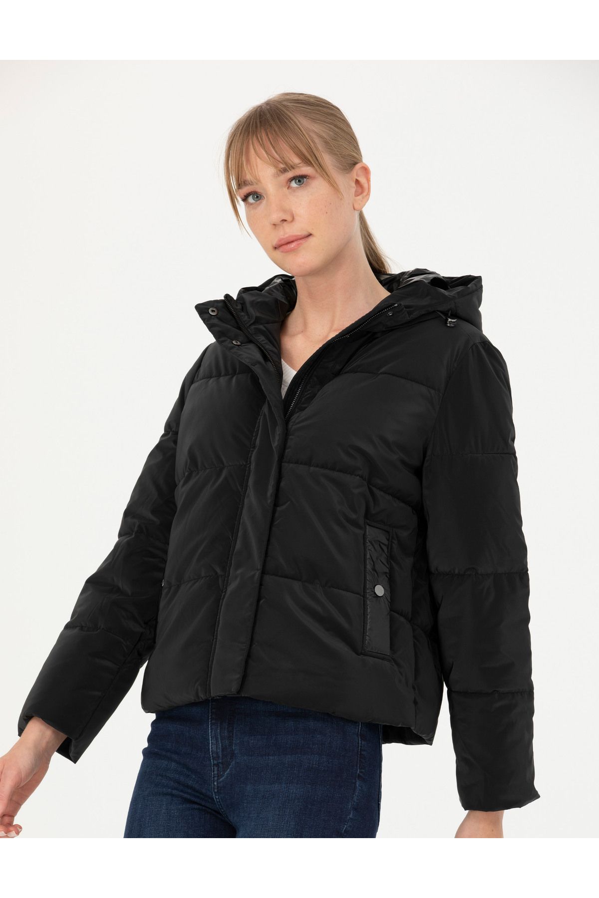 Siyah Kapüşonlu Bomber Mont 50272224-VR046 Siyah Kapüşonlu Bomber Mont 50272224-VR046