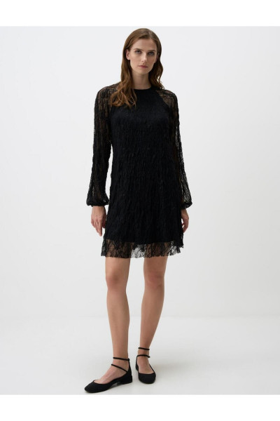 Siyah Yuvarlak Yaka Dantel Detaylı Örme Mini Elbise Siyah Yuvarlak Yaka Dantel Detaylı Örme Mini Elbise